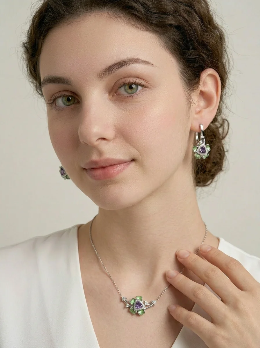 Колье "Мерседес" с аметистом и бриллиантами